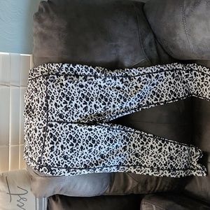 Zyia Active Light and Tight Leggings Snow Leopard Size 16-18 NWOT